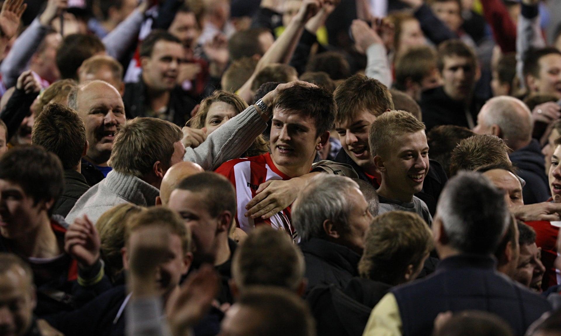 他更是许多 他更是许多